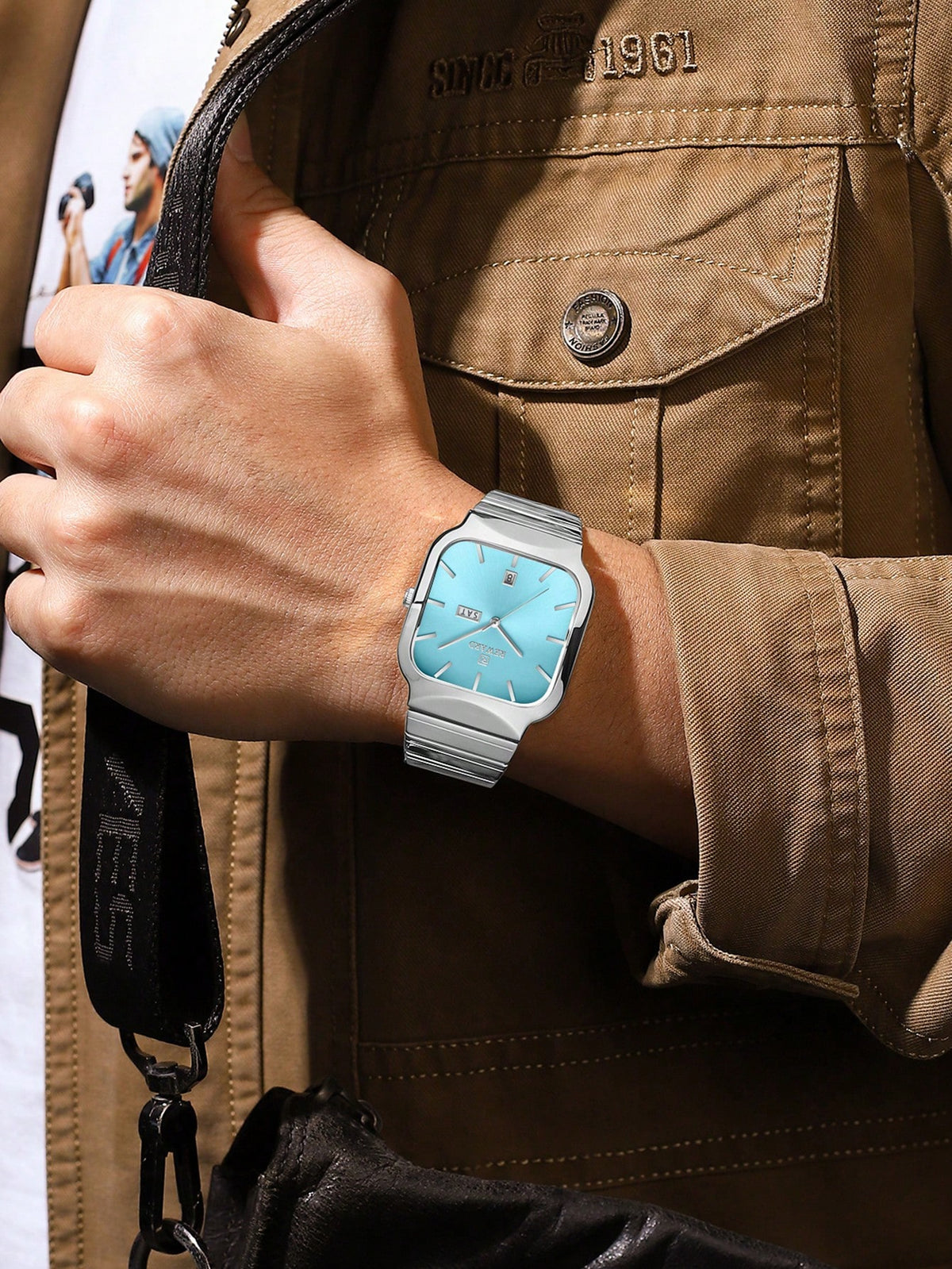 Relógio Quadrado Azul Claro Pulseira Malha Prata Data