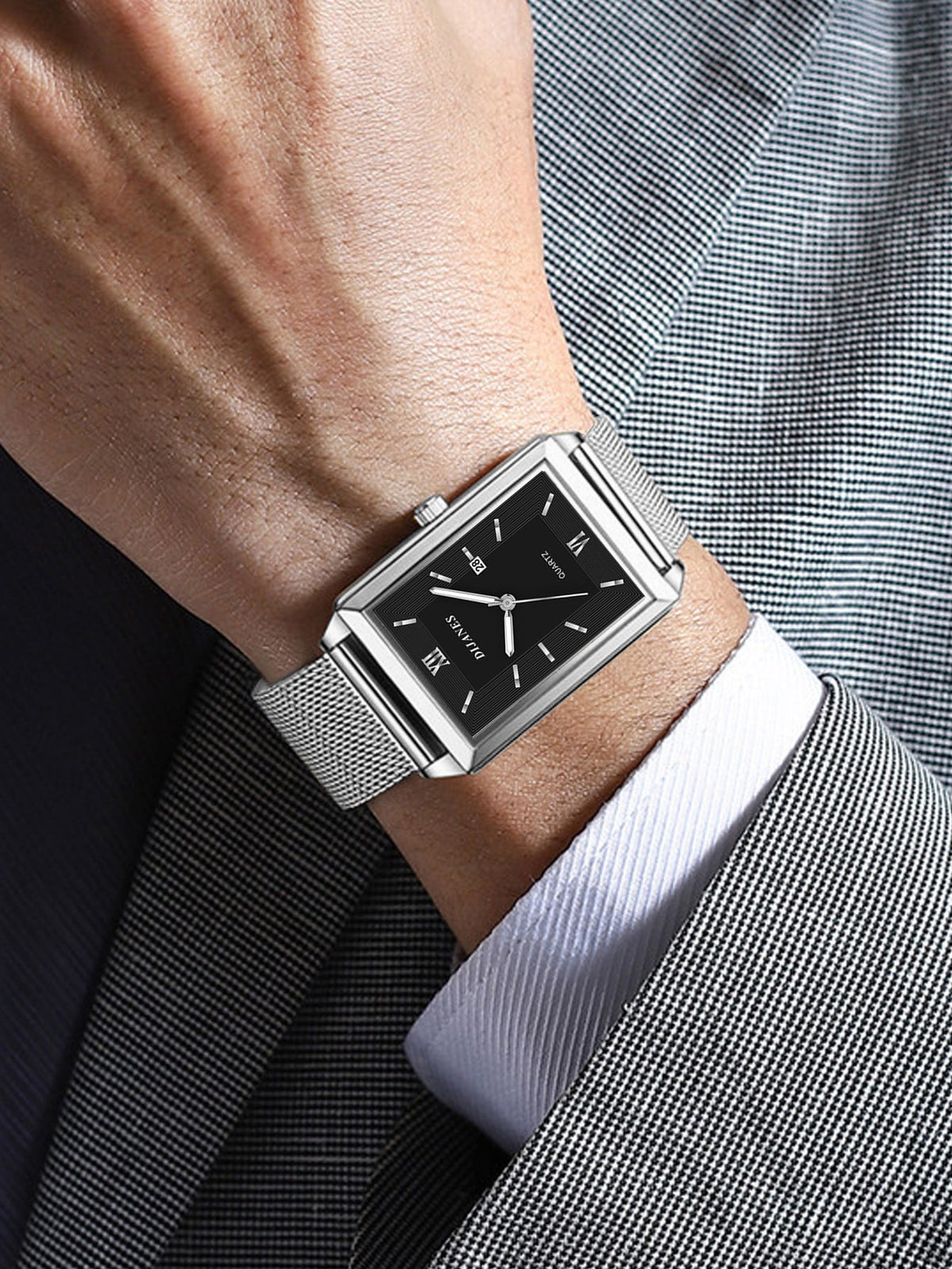 Relógio Quadrado Preto Pulseira Malha Prata Minimalista