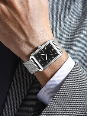 Relógio Quadrado Preto Pulseira Malha Prata Minimalista