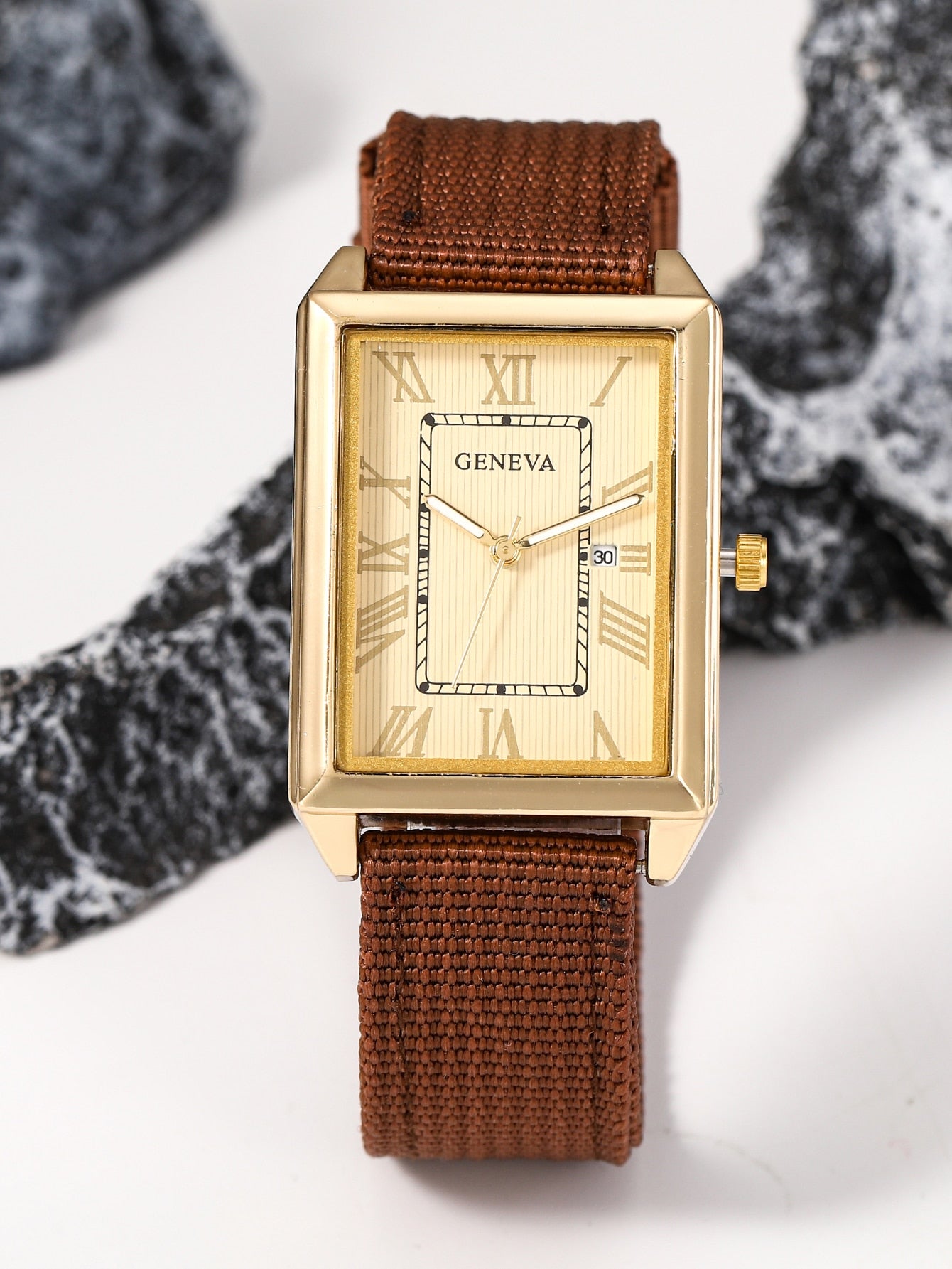 Relógio Masculino Caixa Quadrada Números Romanos Tecido