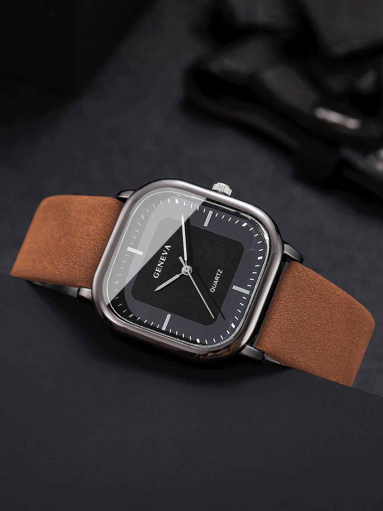 Relógio Minimalista Caixa Quadrada Pulseira Texturizada