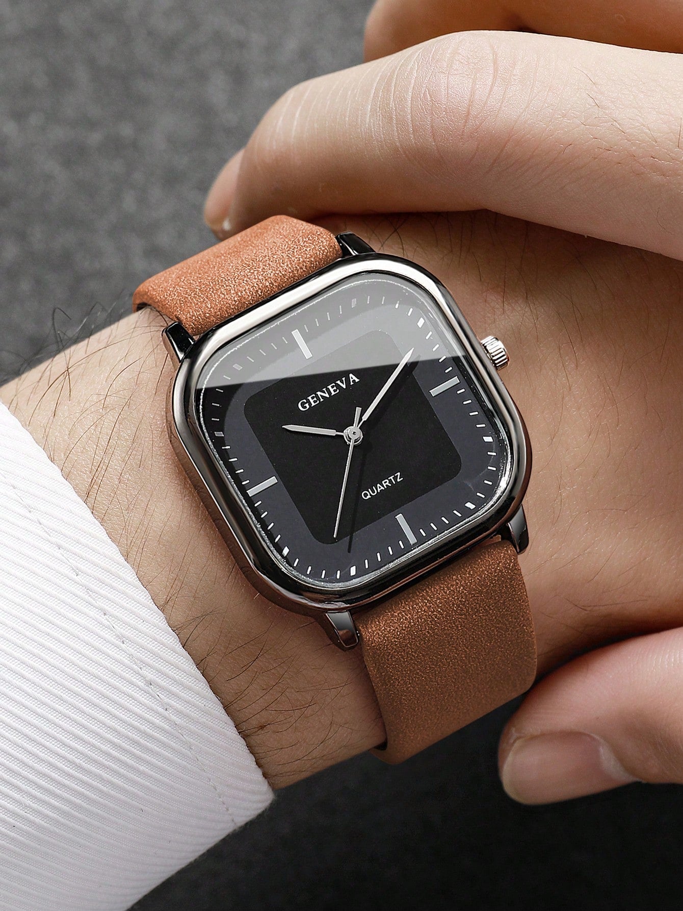 Relógio Minimalista Caixa Quadrada Pulseira Texturizada