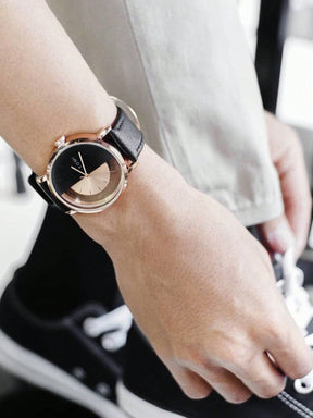 Relógio Minimalista Mostrador Metade Vazio