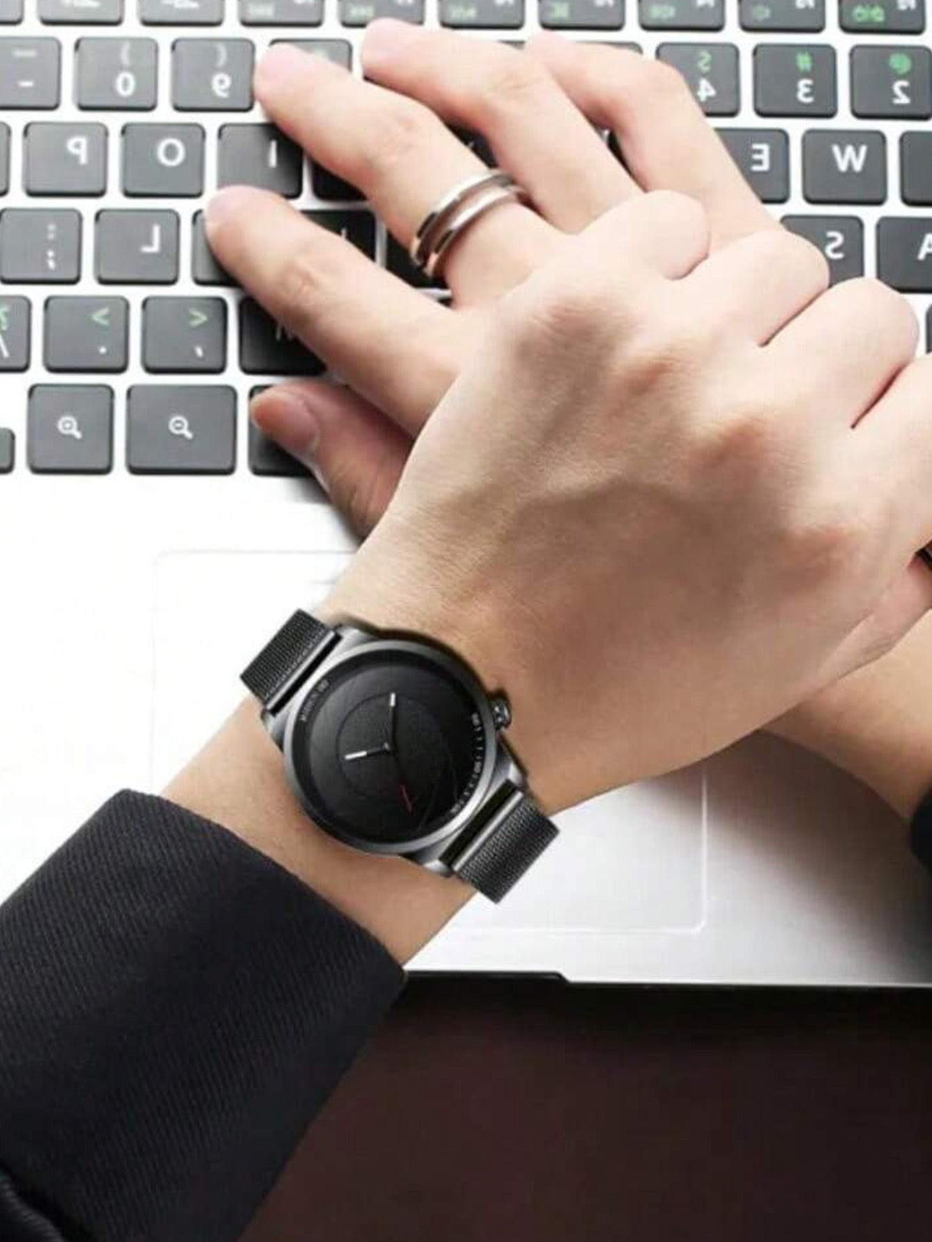 Relógio Masculino Minimalista Com Mostrador Clean E Pulseira Mesh