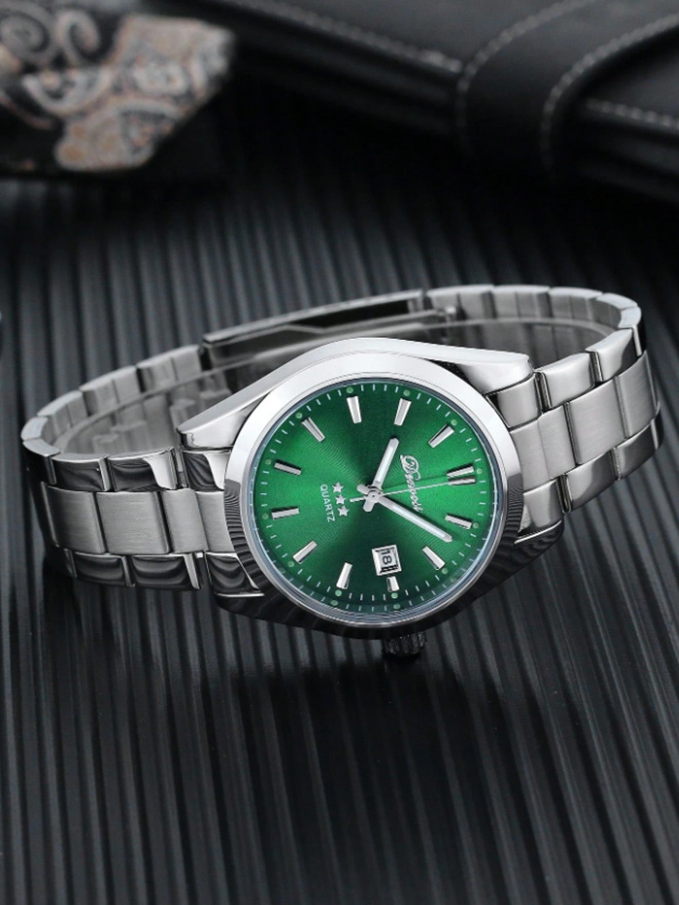 Relógio Quartz Pagani Design Verde Pulseira Aço Inoxidável Data