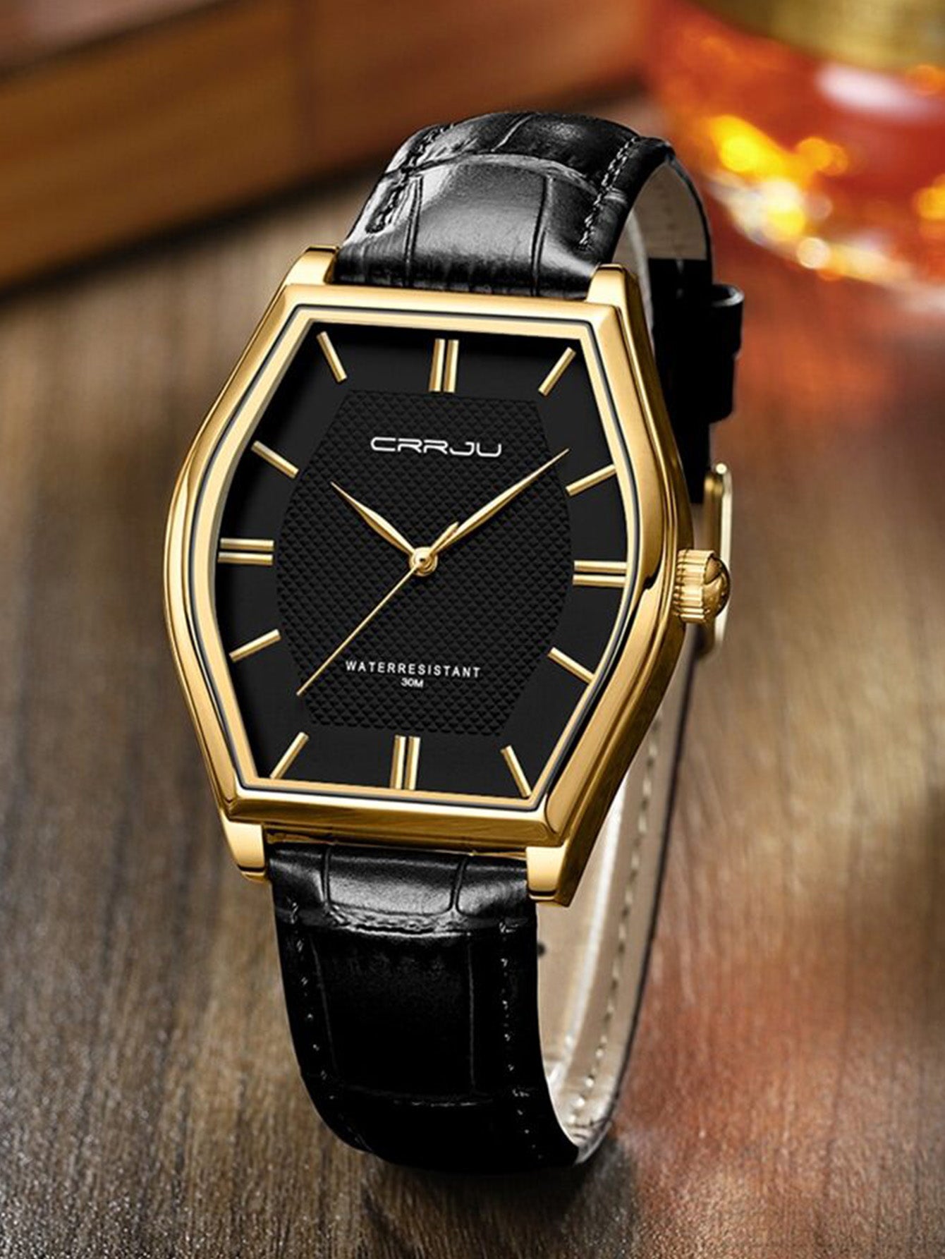 Relógio Caixa Hexagonal Dourado Couro Preto